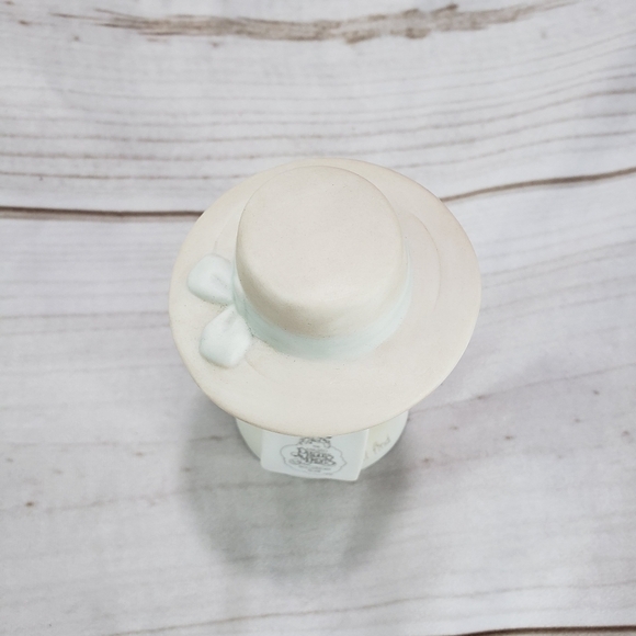 Precious Moments Figurine Seek And Ye Shall Find Girl With Hat 6 Inch 1984 - Picture 4 of 7